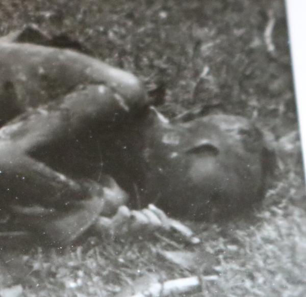 altes Foto - gefallener Soldat - Land ??